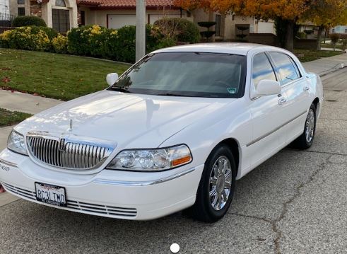 white-town-car-luxury-limo